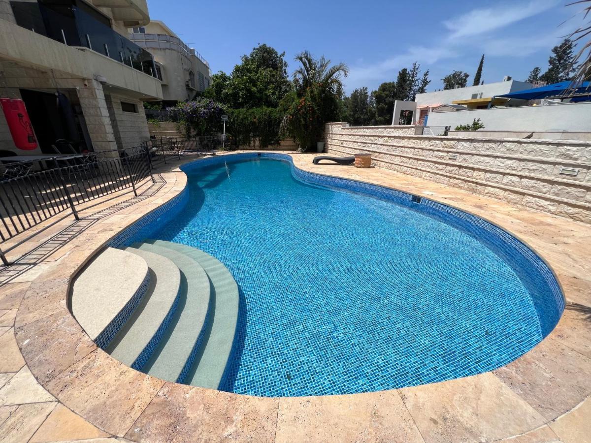 Grace Holon Villa & Pool Zewnętrze zdjęcie